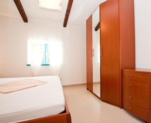 Little Summer House Baska  Room photo